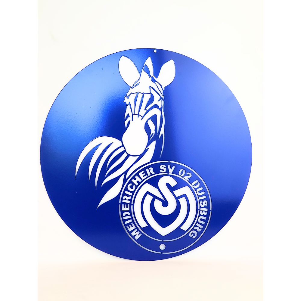 Schild aus Stahl gefertigt und in der Vereinsfarbe Blau Pulverbeschichtet. Die Abmessung ist rund und 400 mm im Durchmesser. Als Wanddekoration geeignet.