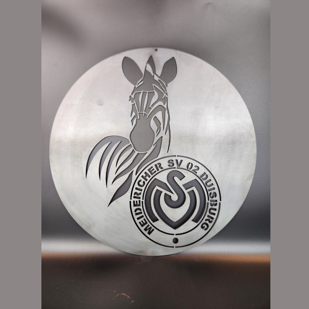 Schild MSV Logo Rund 400 mm Durchmesser aus Stahl gefertigt. Geeignet zum aufhängen an die Wand, auch für den Außenbereich geeignet. Feuchtigkeitsbedingt erhält dann das Schild eine wunderschöne Rostpatina.