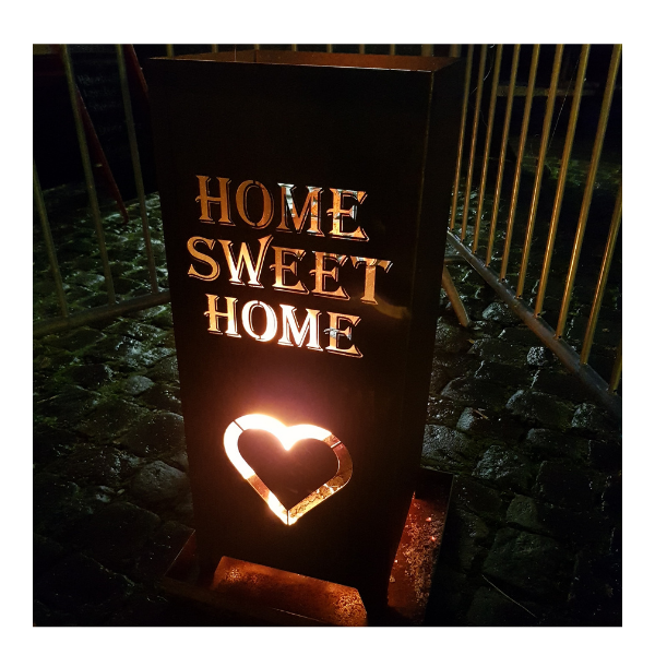 Home Sweat Home Feuersäule brennend