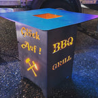 Feuersäule als Dekoration BBQ Grill mit Schriftzug Glück auf uns Symbol Schlägel und Eisen