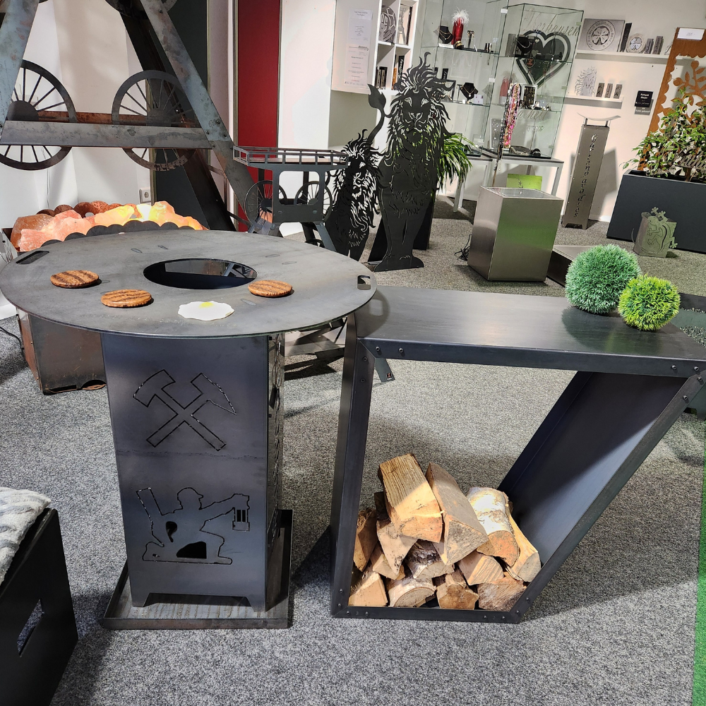 Holzstapler ideal für die Feuersäulen zum nachlegen während des Grillens