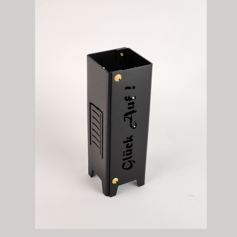 Teelicht Oberhausen aus Metall gefertigt und in schwarz matt feinstruktur pulverschichtet. Symbol Gasometer Schriftzug Glück auf