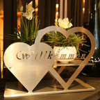 Blumenständer aus Edelstahl mit Willkommen Schriftzug