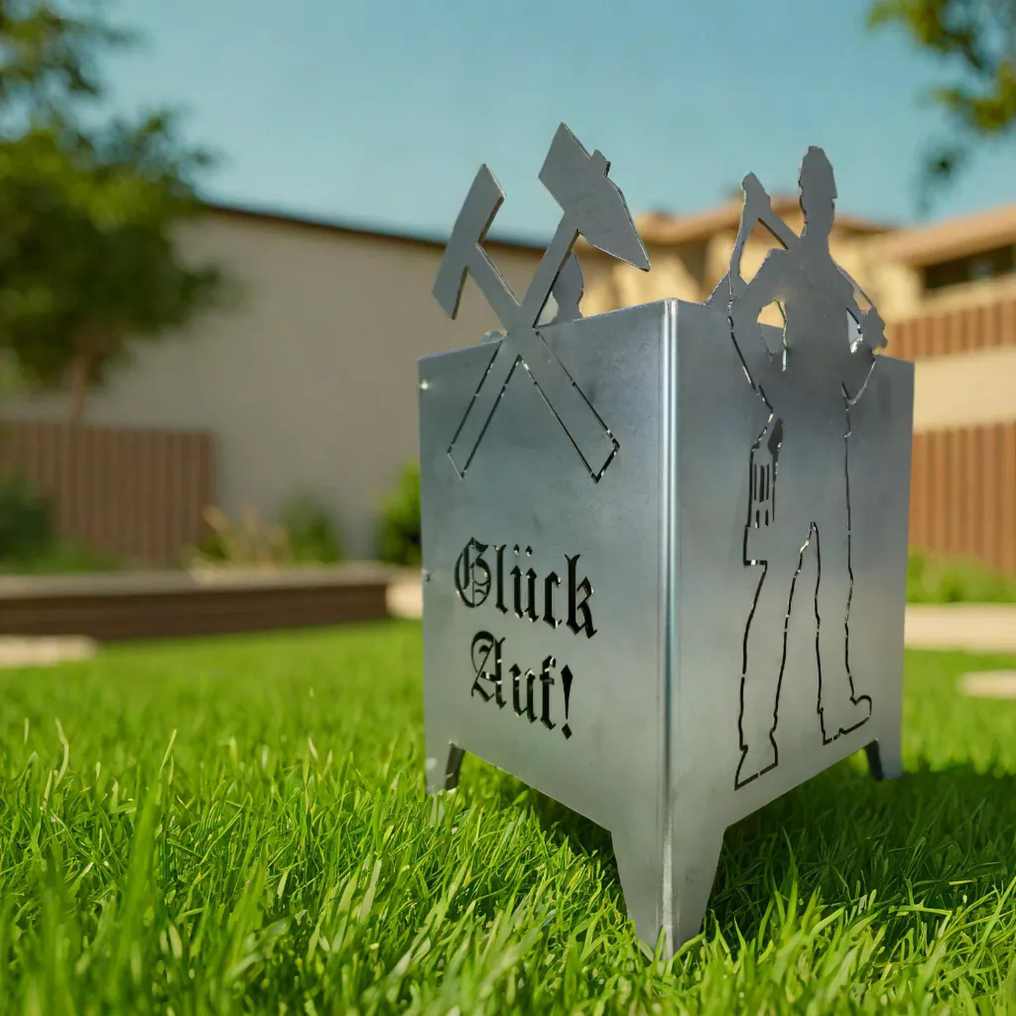 Feuersäule Bergmann aus Stahl als Ruhrpott Gartendeko