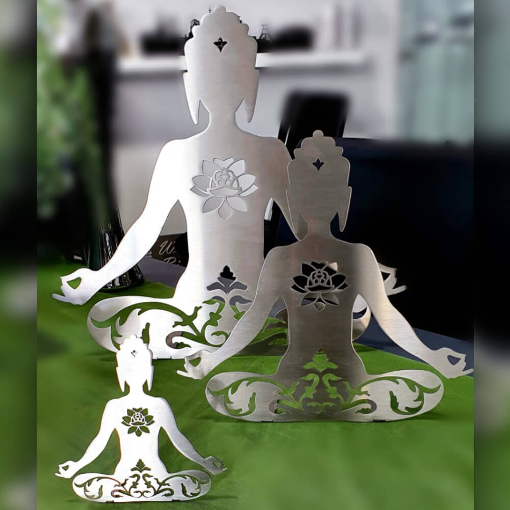 Tara Lotus aus geschliffenem Edelstahl mit Lotusblüte und Ornamenten als Dekoration zum Aufstellen